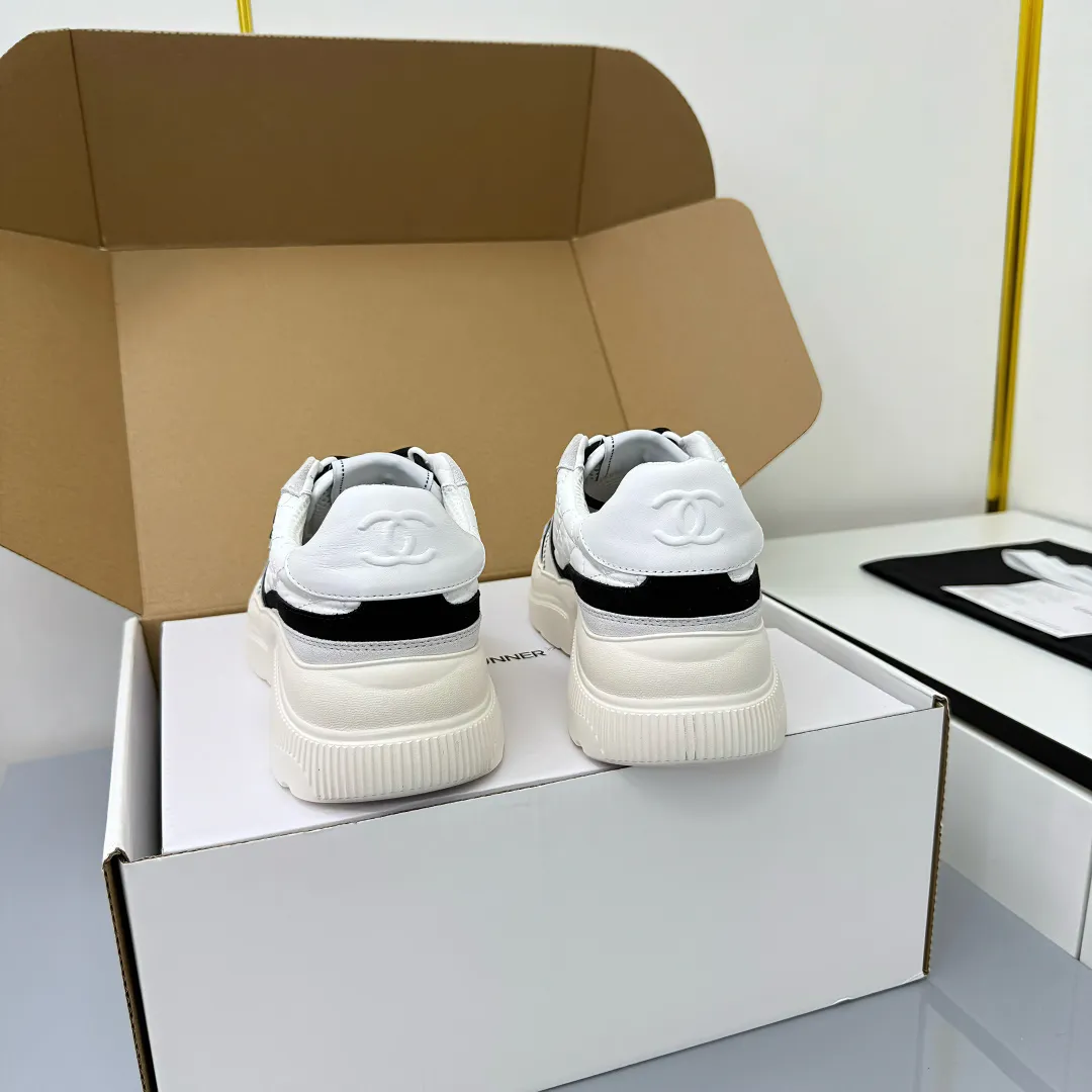👟👟Ex-factory price 620👟👟 Chanel bread shoes ~ original calfskin panda shoes Chanel 25C latest hot style panda black and white sports shoes casual sneakers Xiaoxiang hot item classic black and white panda color coco girls must pay Fabric: original custom mixed sheepskin lining: original imported breathable mesh lining outsole: Original molded rubber + TPU combination Size: Women's 35-41